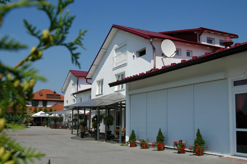 Hotel Restauracja Malopolska Jasło Exterior foto